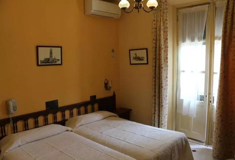 اتاق استاندارد, Hostal Don Jaime I y II