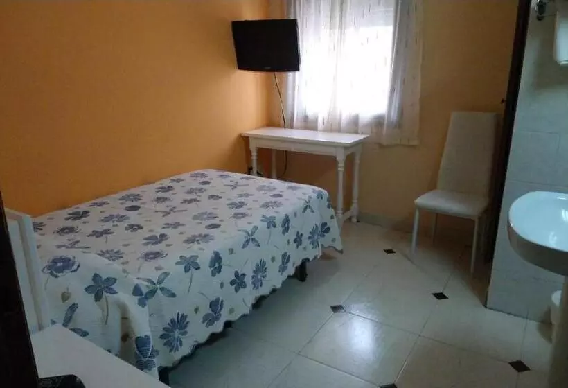 اتاق استاندارد یک تخته با سرویس بهداشتی مشترک, Hostal Don Jaime I y II