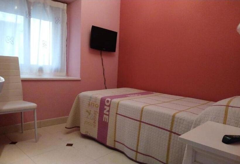 اتاق استاندارد یک تخته با سرویس بهداشتی مشترک, Hostal Don Jaime I Y Ii