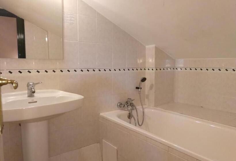 اتاق پنت هاوس, Hostal Don Jaime I Y Ii