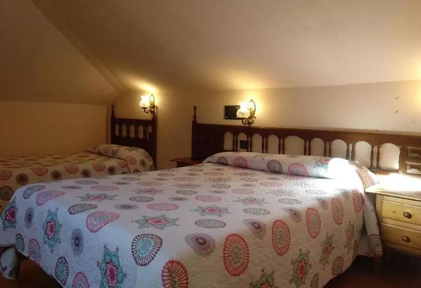 اتاق پنت هاوس, Hostal Don Jaime I y II