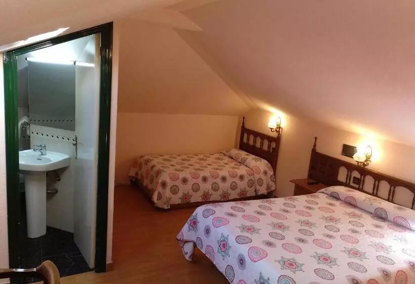 اتاق پنت هاوس, Hostal Don Jaime I y II