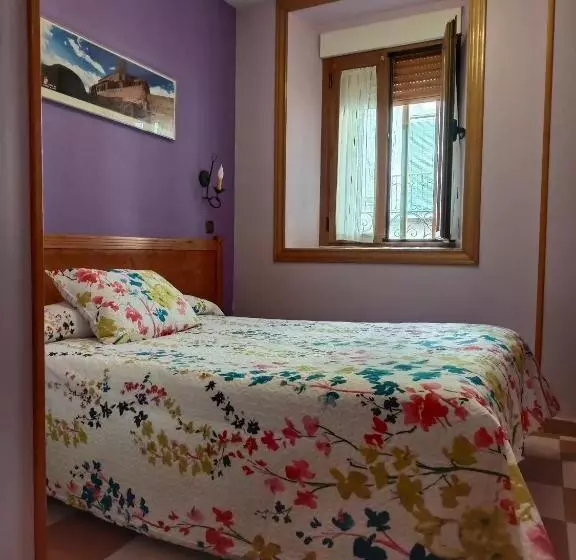 اتاق اکونومی, Hostal Don Jaime I y II