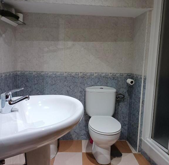 经济房, Hostal Don Jaime I Y Ii