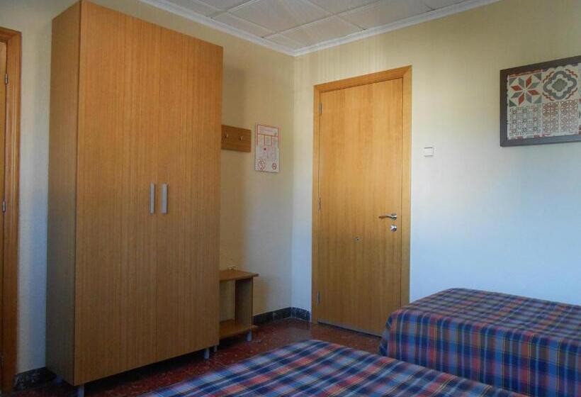 اتاق استاندارد سه نفره, Hostal El Callejon