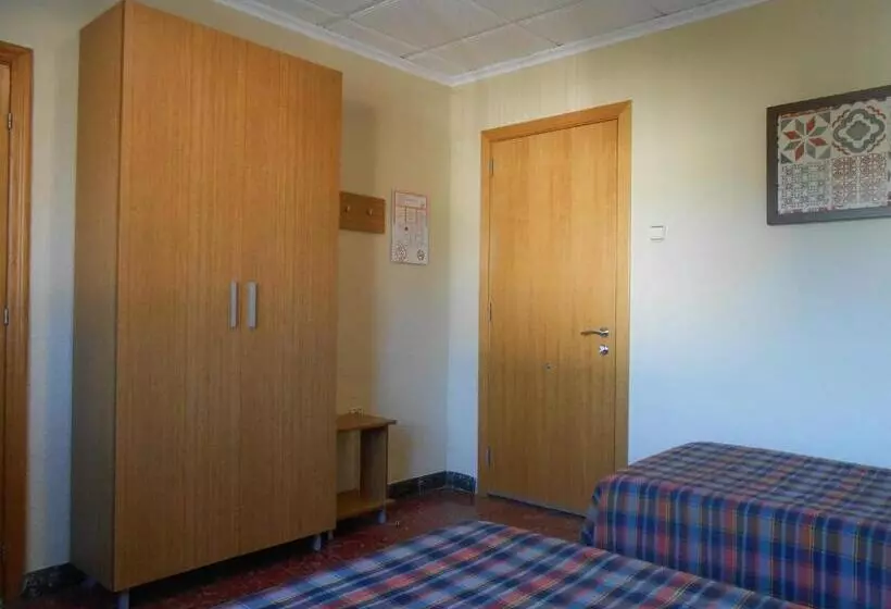 اتاق استاندارد سه نفره, Hostal El Callejon