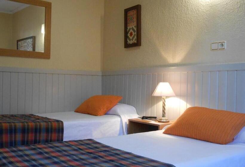 اتاق استاندارد سه نفره, Hostal El Callejon