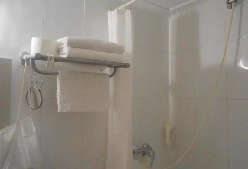 اتاق خانوادگی, Hostal El Callejon