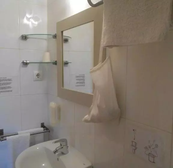 اتاق خانوادگی, Hostal El Callejon