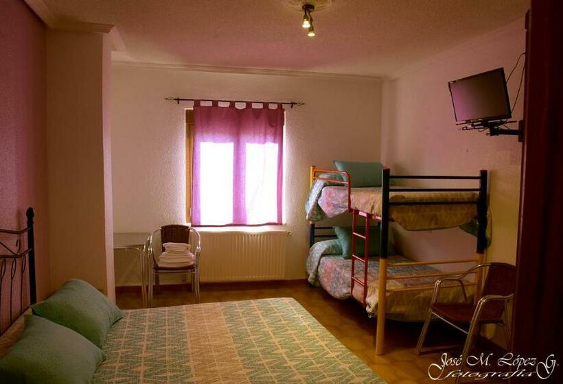 Номер Стандарт Трехместный, Hostal Restaurante El Final