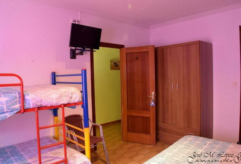 غرفة قياسية ثلاثية, Hostal Restaurante El Final