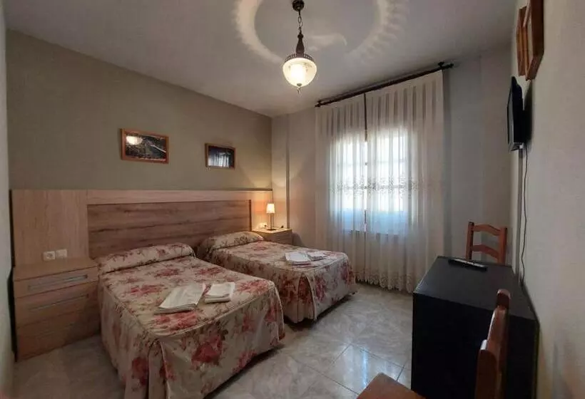 اتاق استاندارد با 2 تخت دوبل, Hostal Restaurante Villa De Sepúlveda