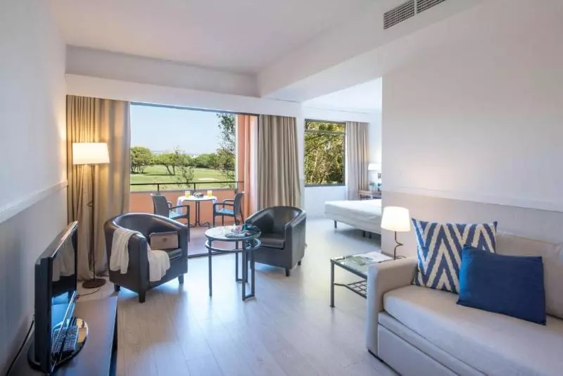 سوییت جونیور, La Costa Hotel Golf & Beach Resort