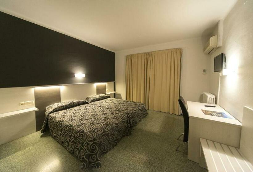 غرفة قياسية مطلة على الجبل, La Masía