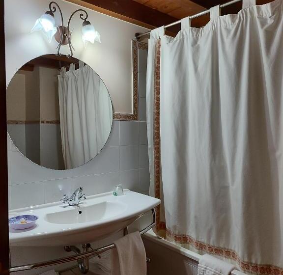 标准单人间, La Posada De Numancia