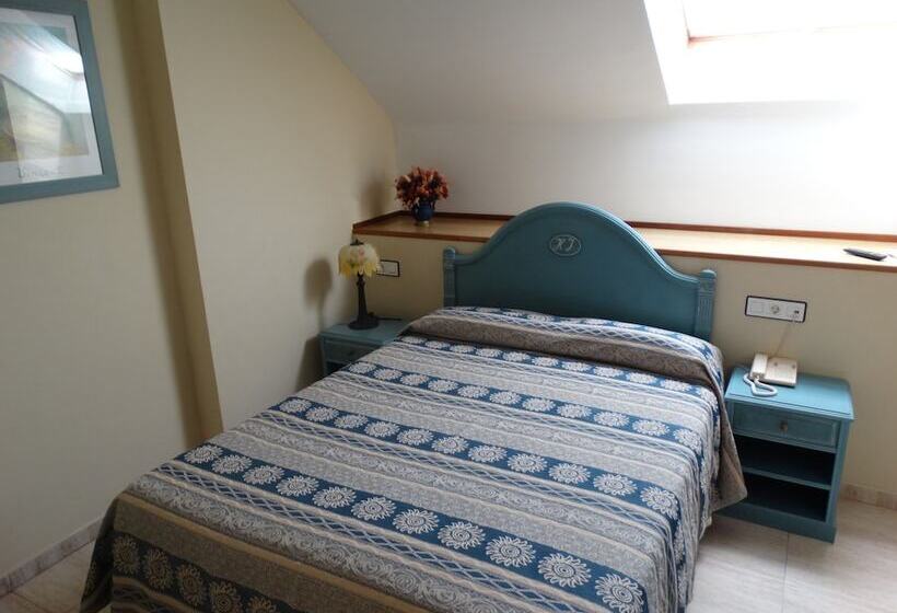 اتاق اکونومی, Los Juncos