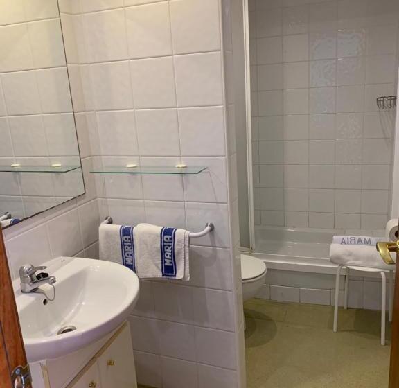 이코노미 룸, Maria Teresa