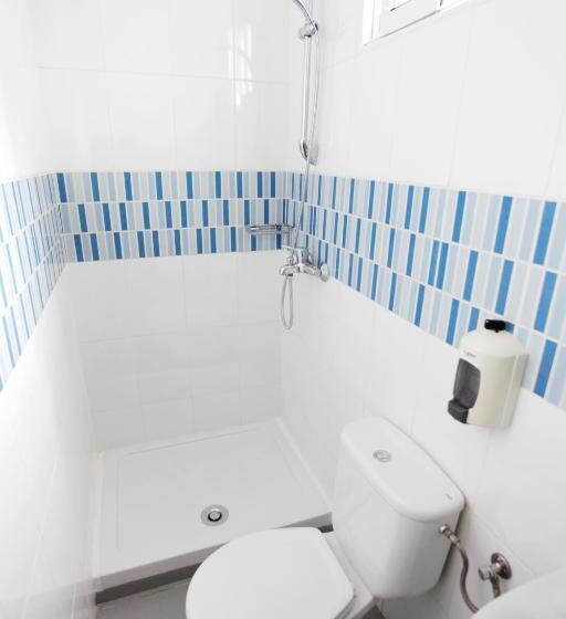 标准单人间共用浴室, Nou Rocamar