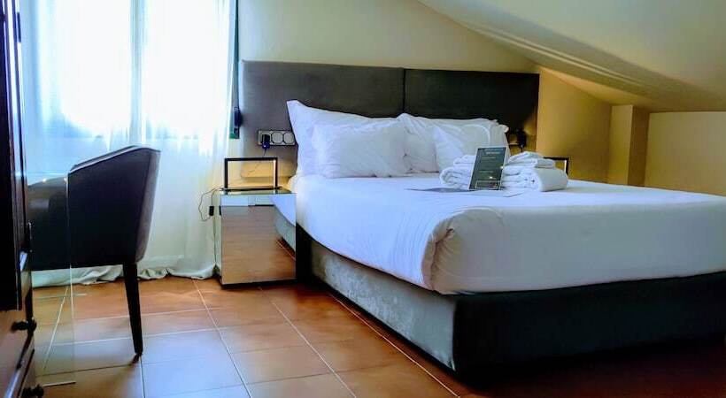 豪华单人间, Ronda Valley