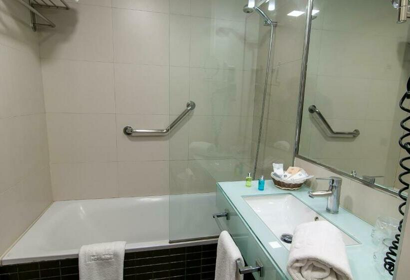 اتاق استاندارد سه نفره, San Gil