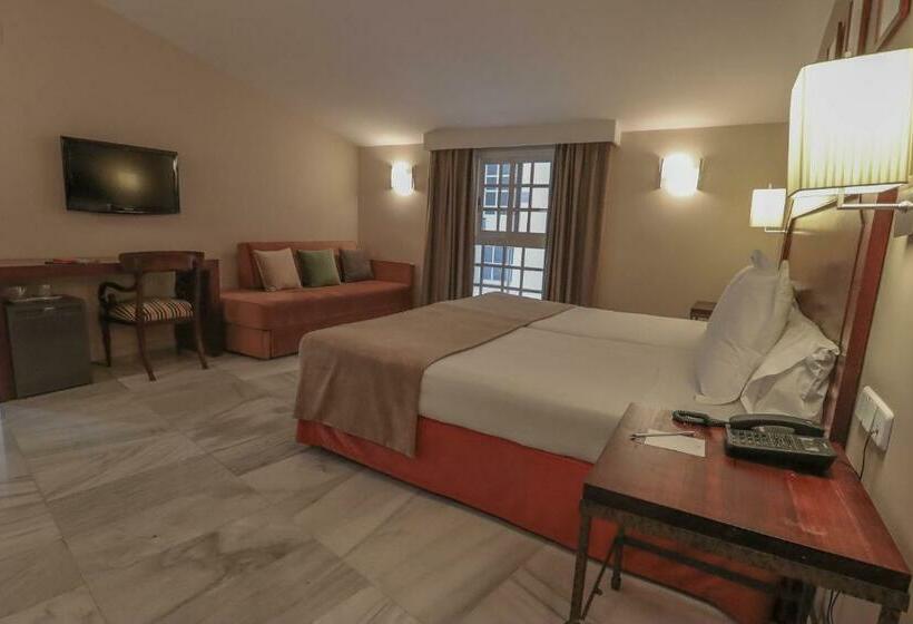 اتاق خانوادگی, San Gil