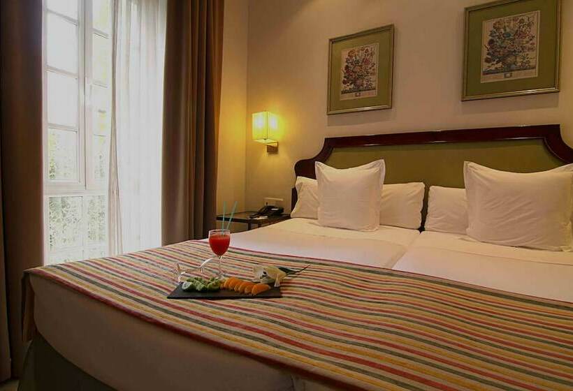 اتاق خانوادگی, San Gil