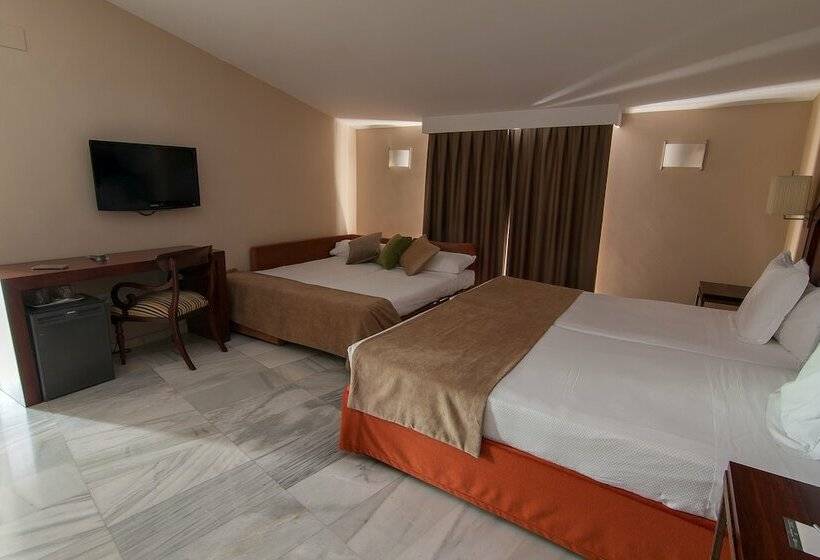 اتاق خانوادگی, San Gil