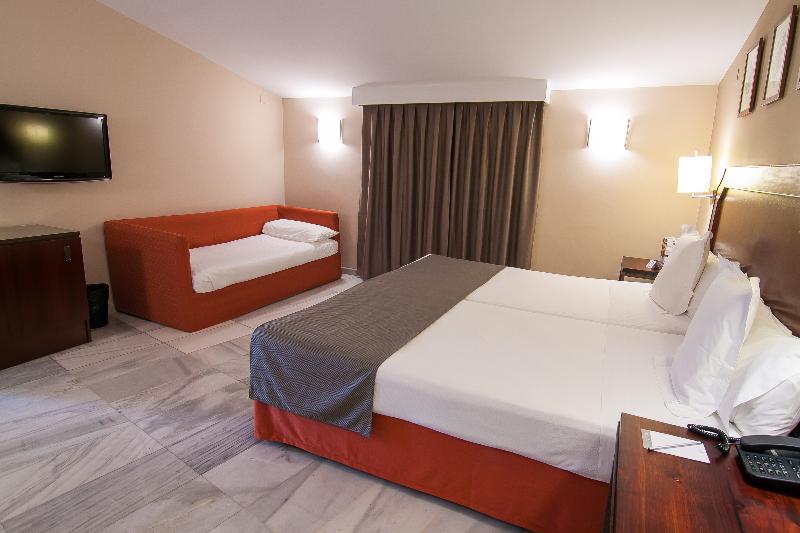 اتاق خانوادگی, San Gil