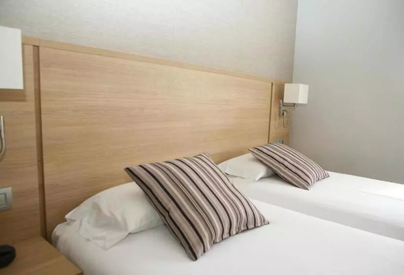 3-Bett-Standardzimmer, Terminus