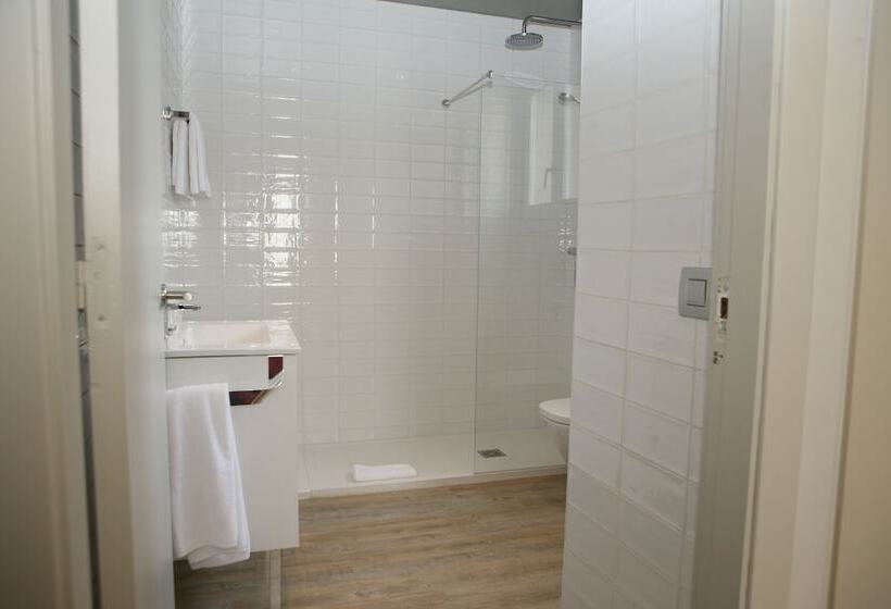 Номер Стандарт Трехместный, Terminus