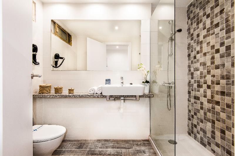 استودیوی استاندارد, Kn Aparthotel Columbus