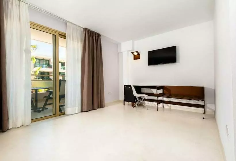 اتاق استاندارد با اتاق نشیمن, Kn Aparthotel Columbus