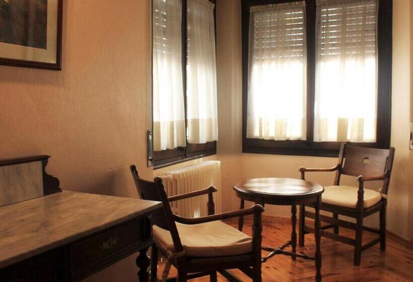 Трехместный Номер Superior, Hostal Rita Belvedere