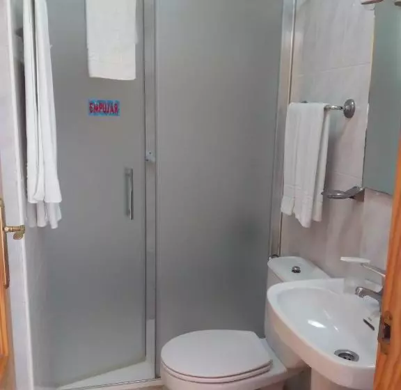 スタンダードルーム, Hostal Rural Montual