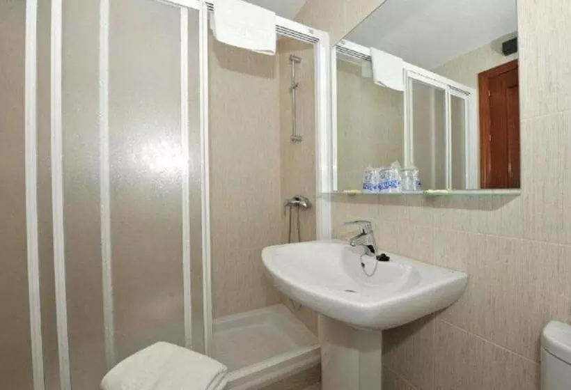 Camera Quadrupla Standard, Hostal Velilla