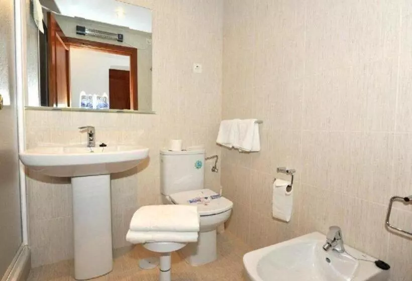 Camera Quadrupla Standard, Hostal Velilla