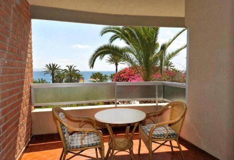 اتاق استاندارد با چشمانداز دریا, Hostal Velilla