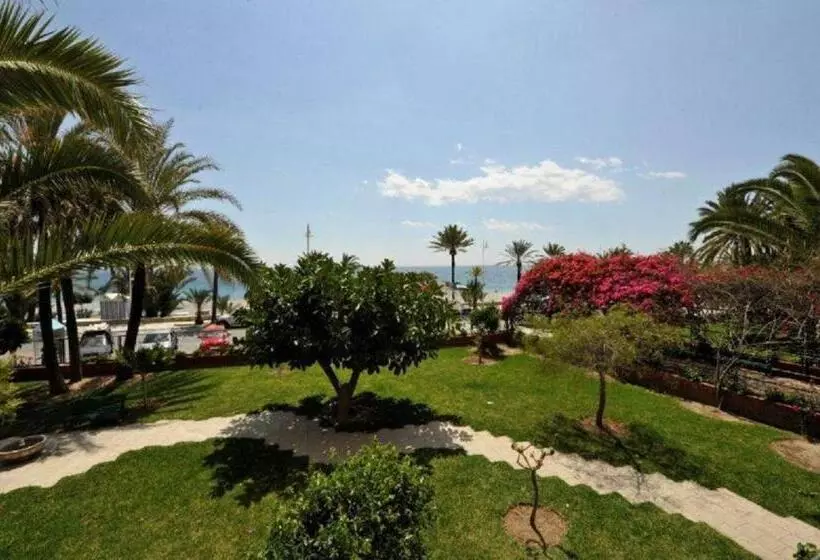 Camera Standard Vista Mare, Hostal Velilla