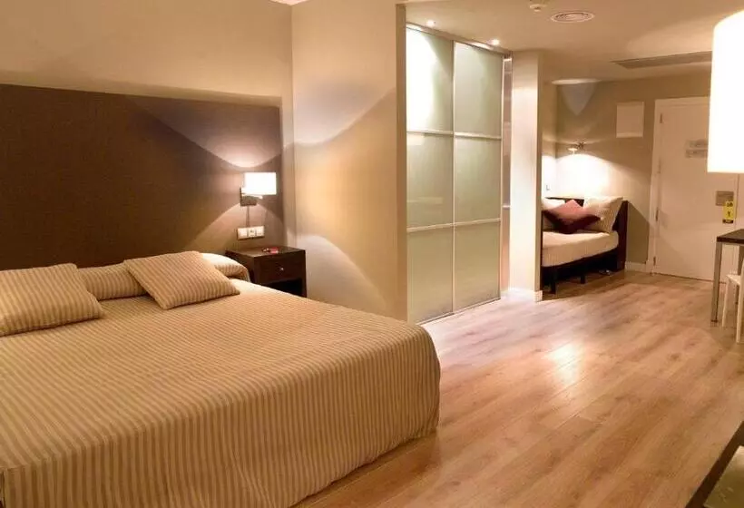 اتاق استاندارد چهار تخته, Hg La Molina