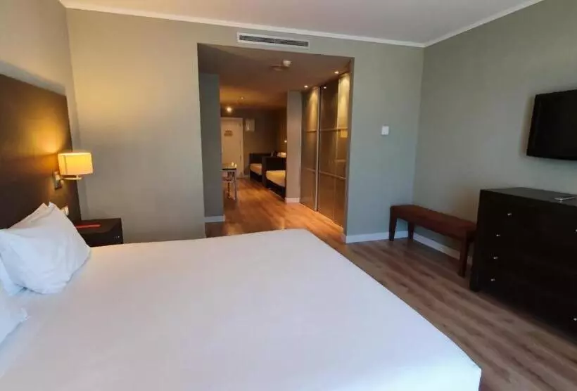 اتاق استاندارد چهار تخته, Hg La Molina