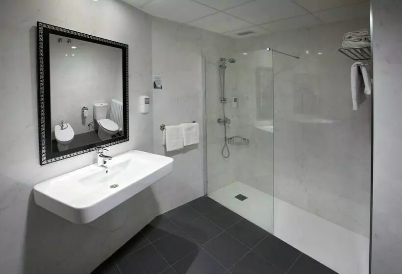 Standard Triple Room, Hostal Hispano