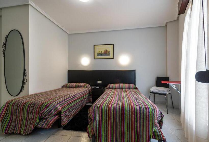 חדר סטנדרט עם מרפסת, Pensión La Mar