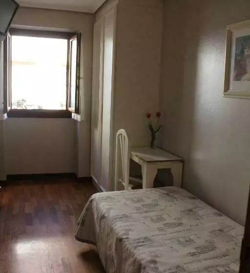 اتاق استاندارد یک نفره, Pensión Lagunak