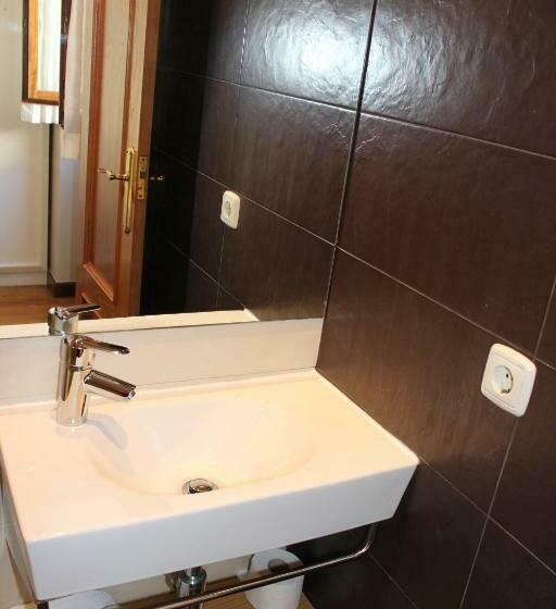 غرفة قياسية فردية, Pensión Lagunak