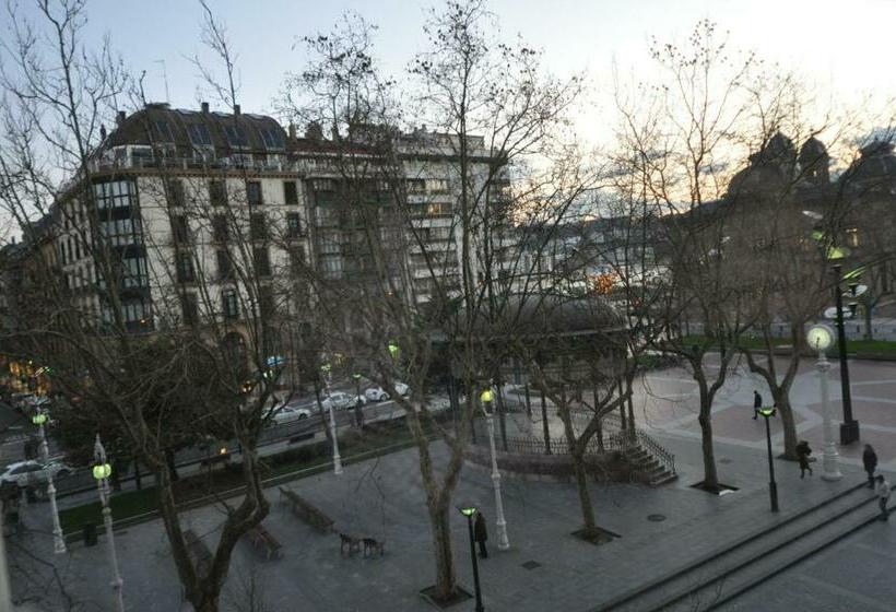 غرفة قياسية, Pension Alameda