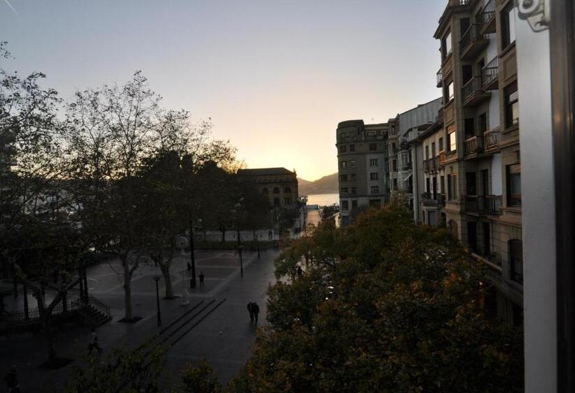 غرفة كلاسيكية مطلّة علي البحر, Pension Alameda