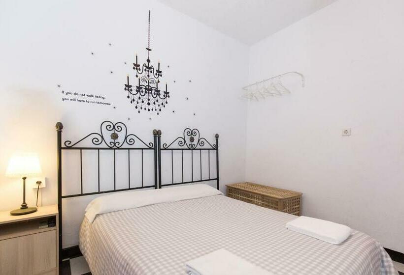 اتاق استاندارد با سرویس بهداشتی مشترک, Pension Mesones