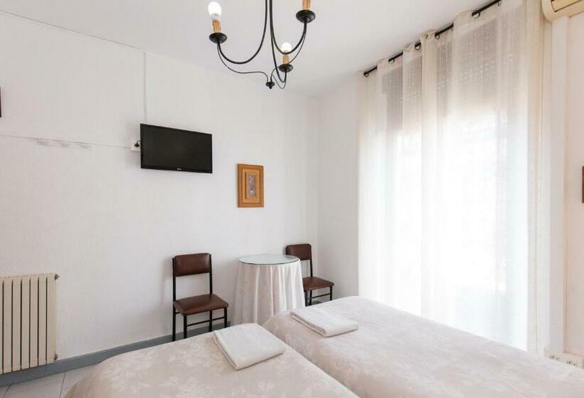 اتاق استاندارد با سرویس بهداشتی مشترک, Pension Mesones