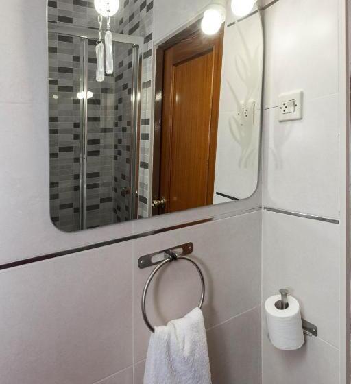 اتاق استاندارد سه نفره, Pension Mesones