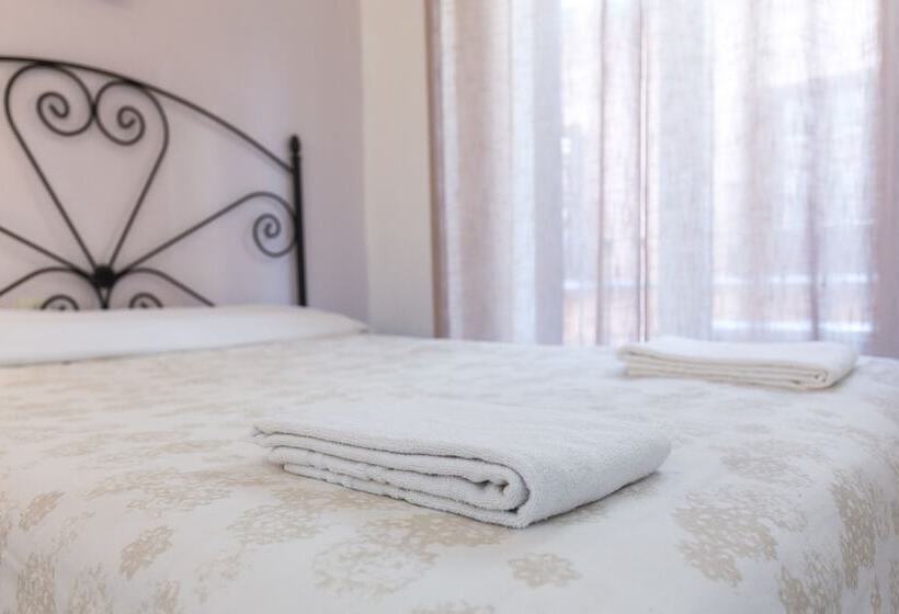 اتاق استاندارد با سرویس بهداشتی مشترک, Pension Mesones